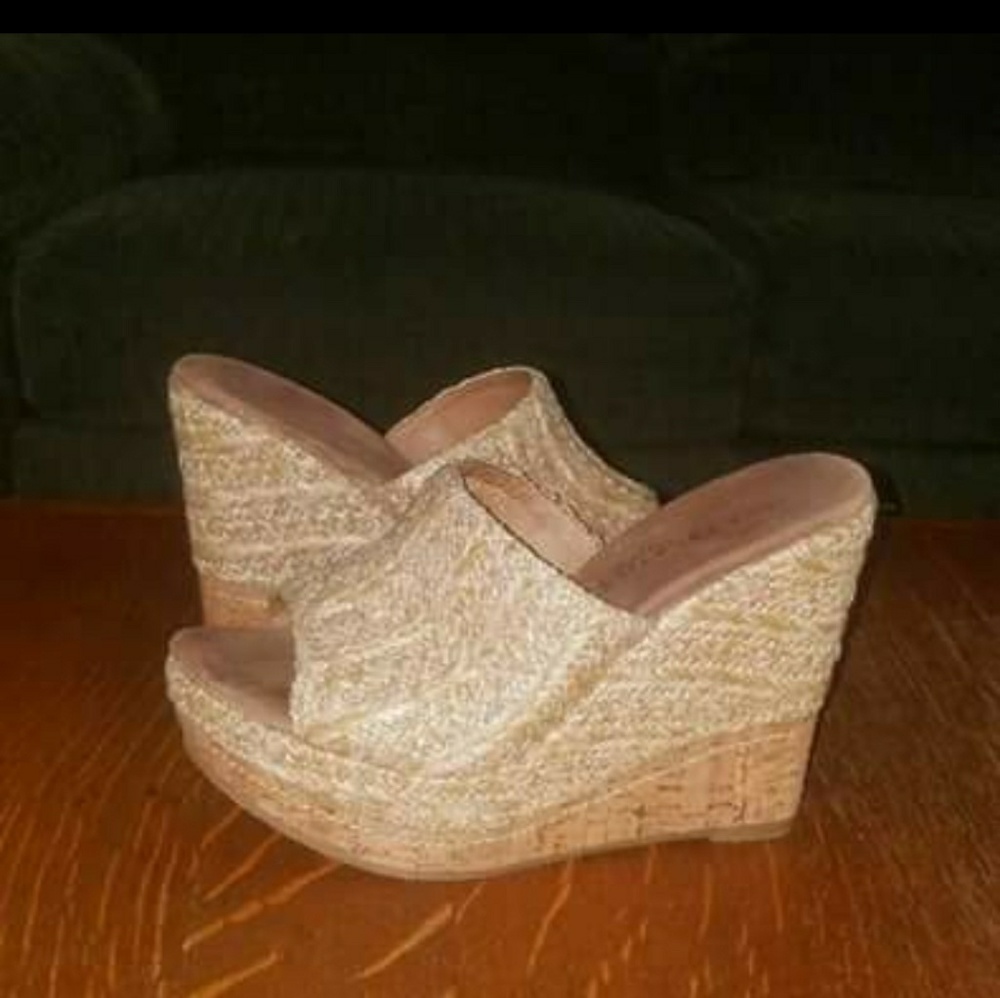 Very Volatile Los Angeles Straw Wedge Heels